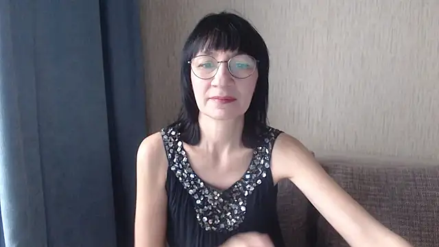 Erica95Bloom online show from 10/20/25, 09:43