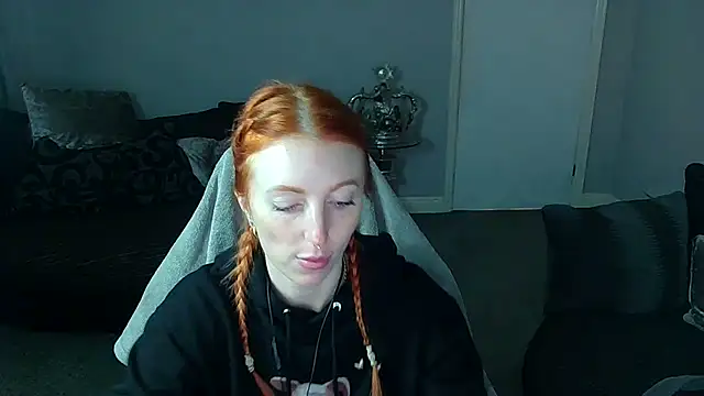 Red firesquirt online show from 02/04/25, 02:43