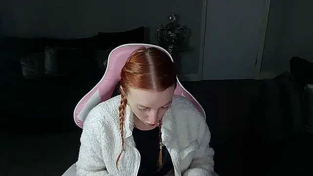 Red firesquirt online show from 02/20/25, 03:30