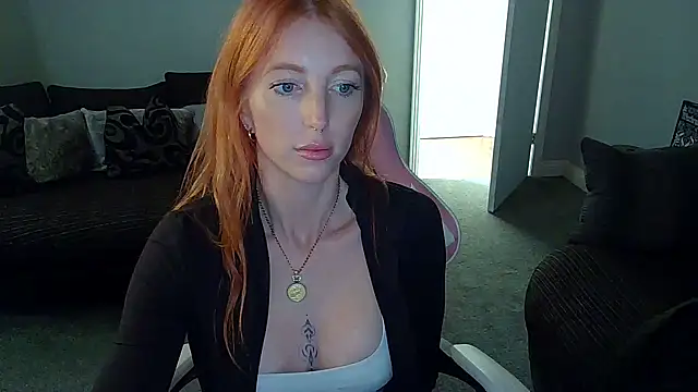 Red firesquirt online show from 09/12/25, 12:05