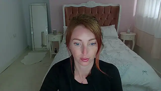 Red firesquirt online show from 07/14/26, 01:28