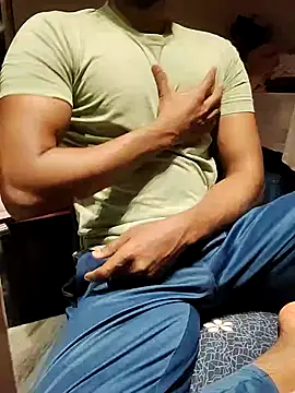 Snapshot of xxxhugedick0001 chatting on 03/01/25, 01:40 xxxhugedick0001 online show from 03/01/25, 01:40