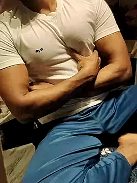 Snapshot of xxxhugedick0001 chatting on 03/07/25, 06:33 xxxhugedick0001 online show from 03/07/25, 06:33