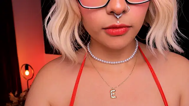 Misselektra   online show from 12/31/24, 07:20