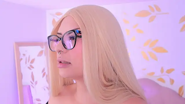 Misselektra   online show from 11/17/25, 03:56