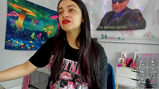 LovelyAzucena online show from 10/22/25, 04:40