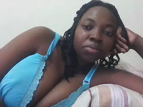 Snapshot of Sexxy_blush1 chatting on 10/10/25, 06:45 Sexxy blush1 online show from 10/10/25, 06:45