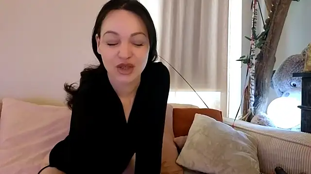 Snapshot of Lilie_romeo chatting on 05/16/26, 10:36 Lilie romeo online show from 05/16/26, 10:36