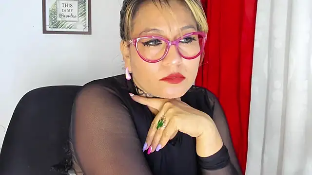 Victoria Caruso online show from 12/18/24, 01:26