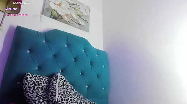 Victoria Caruso online show from 03/22/25, 12:28