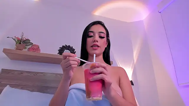 Snapshot of caroline22z chatting on 01/25/25, 10:50 caroline22z online show from 01/25/25, 10:50