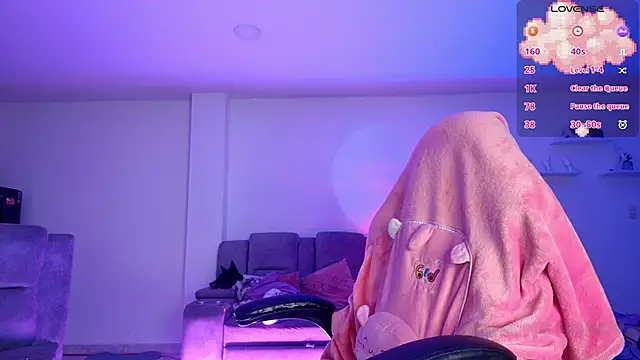 TiffanyBela online show from 10/03/25, 11:02