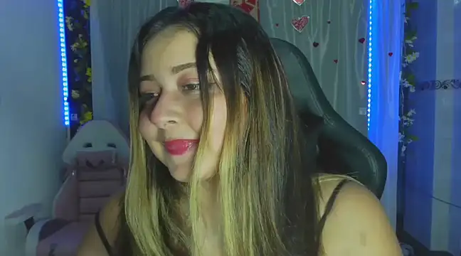 Emilyy Collinss online show from 12/11/24, 05:04