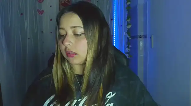 Emilyy Collinss online show from 12/13/24, 05:54