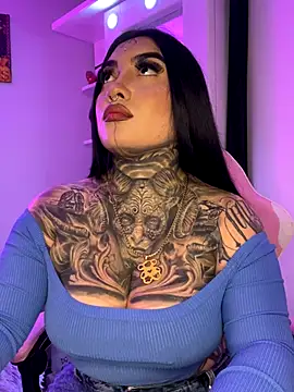 CloeeBeckam online show from 11/26/25, 10:27