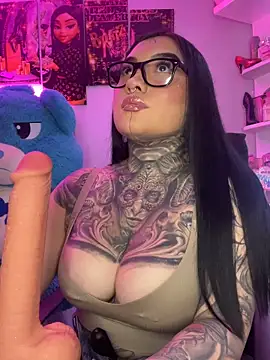 CloeeBeckam online show from 04/18/26, 05:22