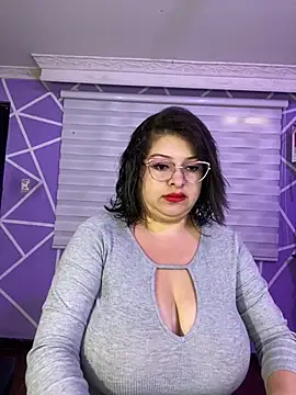 MiiaaJoness online show from 06/17/26, 03:02