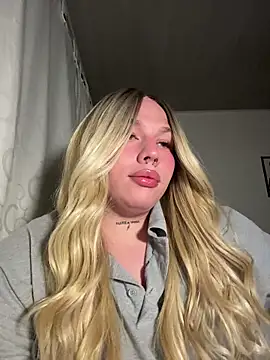 Snapshot of IsabellaFigueredo__ chatting on 11/03/25, 05:36 IsabellaFigueredo online show from 11/03/25, 05:36