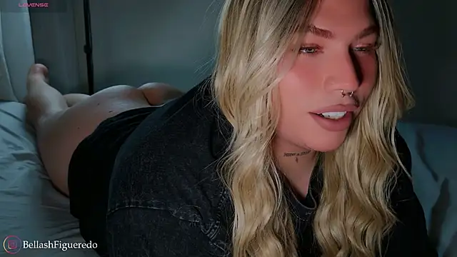 Snapshot of IsabellaFigueredo__ chatting on 11/16/25, 06:30 IsabellaFigueredo online show from 11/16/25, 06:30