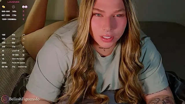 Snapshot of IsabellaFigueredo__ chatting on 12/17/25, 11:55 IsabellaFigueredo online show from 12/17/25, 11:55