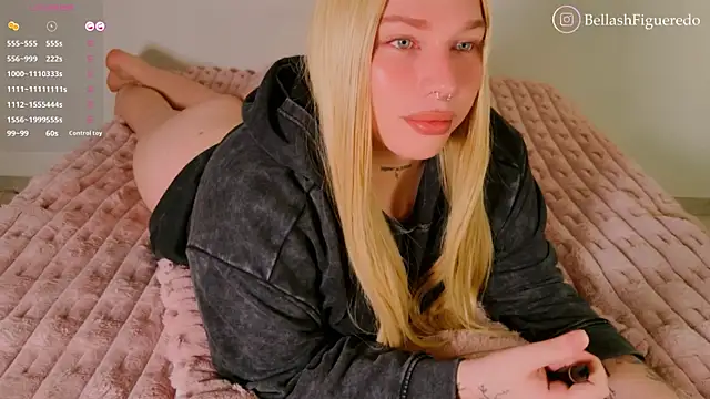 Snapshot of IsabellaFigueredo__ chatting on 01/11/26, 12:21 IsabellaFigueredo online show from 01/11/26, 12:21