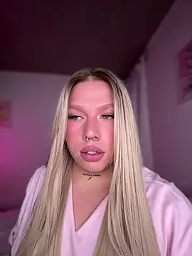 Snapshot of IsabellaFigueredo__ chatting on 02/20/26, 08:49 IsabellaFigueredo online show from 02/20/26, 08:49