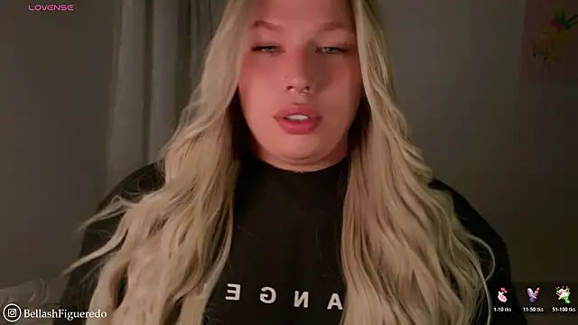 Snapshot of IsabellaFigueredo__ chatting on 02/23/26, 09:50 IsabellaFigueredo online show from 02/23/26, 09:50