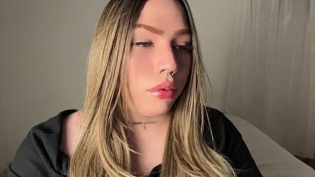 Snapshot of IsabellaFigueredo__ chatting on 03/01/26, 12:12 IsabellaFigueredo online show from 03/01/26, 12:12