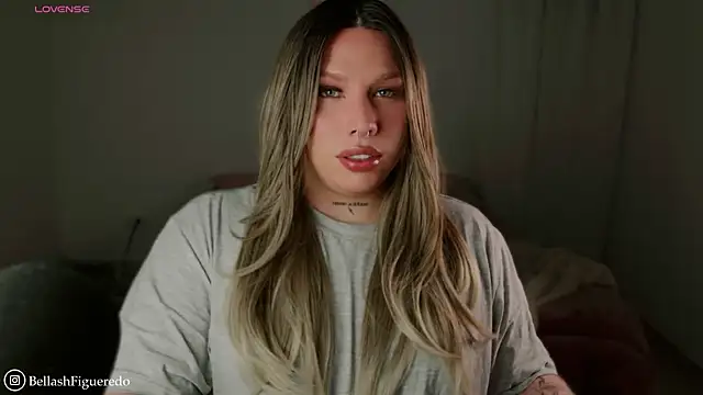 Snapshot of IsabellaFigueredo__ chatting on 03/15/26, 08:31 IsabellaFigueredo online show from 03/15/26, 08:31