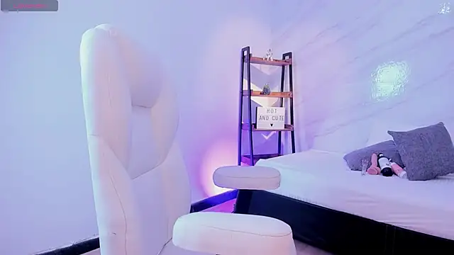 ayy falcon online show from 03/01/25, 06:11