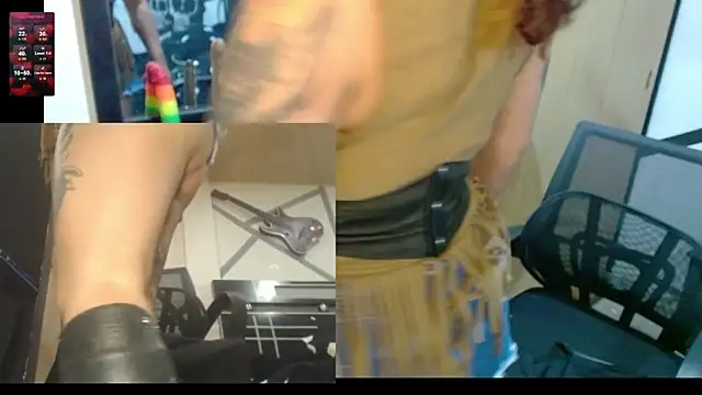 Snapshot of miss_cloverrr chatting on 10/28/25, 02:37 miss cloverrr online show from 10/28/25, 02:37