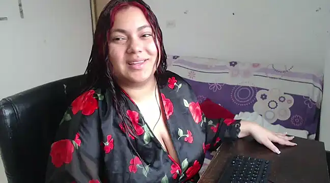 Snapshot of girl_milk2 chatting on 02/18/25, 11:55 girl milk2 online show from 02/18/25, 11:55
