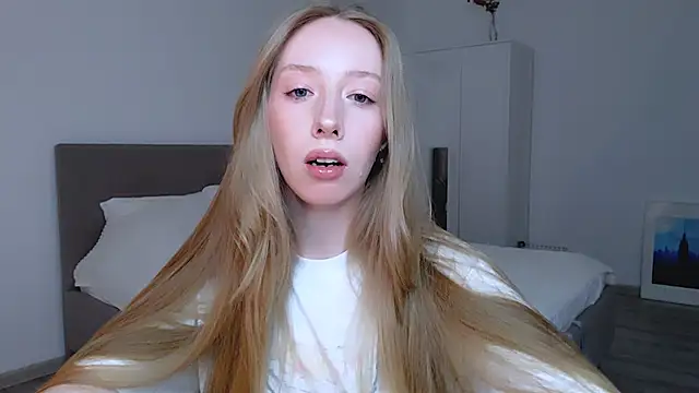 Luna insniity online show from 12/28/24, 08:15