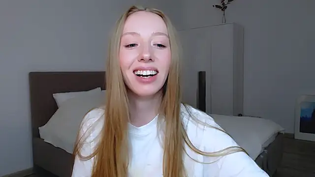 Luna insniity online show from 02/12/25, 10:59