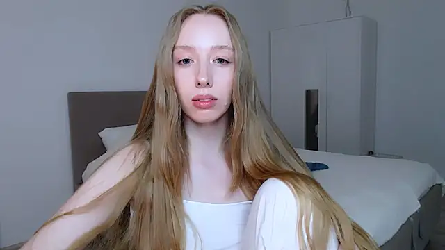 Luna insniity online show from 03/21/25, 01:02