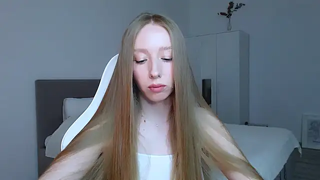 Luna insniity online show from 10/21/25, 07:58