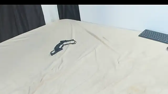 Yummy squirter online show from 03/16/25, 11:04