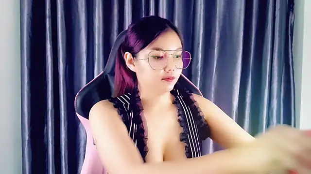 Snapshot of New241New chatting on 02/16/25, 04:21 New241New online show from 02/16/25, 04:21