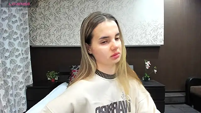 Snapshot of Donna_Evans chatting on 12/12/24, 11:58 Donna Evans online show from 12/12/24, 11:58