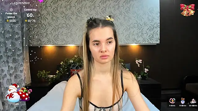 Snapshot of Donna_Evans chatting on 12/18/24, 03:04 Donna Evans online show from 12/18/24, 03:04