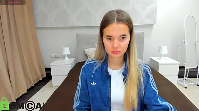 Snapshot of Donna_Evans chatting on 09/18/25, 10:56 Donna Evans online show from 09/18/25, 10:56