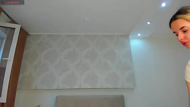 Snapshot of Donna_Evans chatting on 05/04/26, 11:45 Donna Evans online show from 05/04/26, 11:45