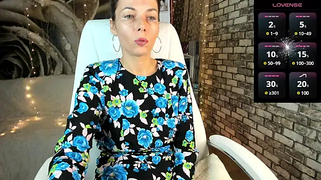 Snapshot of Eva_Melow chatting on 12/04/24, 05:55 Eva Melow online show from 12/04/24, 05:55