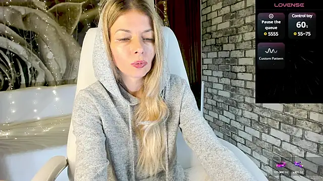 Snapshot of Eva_Melow chatting on 02/21/25, 07:54 Eva Melow online show from 02/21/25, 07:54