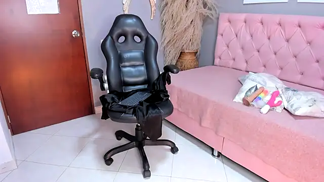 Anahi falcon online show from 03/03/26, 07:42