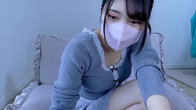 Snapshot of SUZU_ chatting on 04/23/26, 06:14 SUZU online show from 04/23/26, 06:14