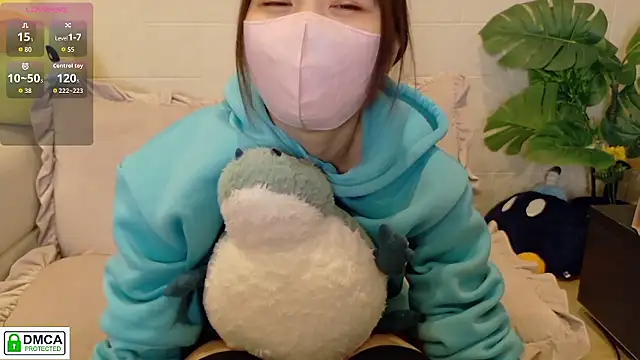 Snapshot of SUZU_ chatting on 05/05/26, 01:19 SUZU online show from 05/05/26, 01:19