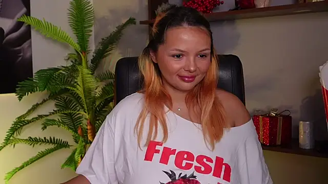 Snapshot of CelesteBailey chatting on 12/08/24, 07:47 CelesteBailey online show from 12/08/24, 07:47