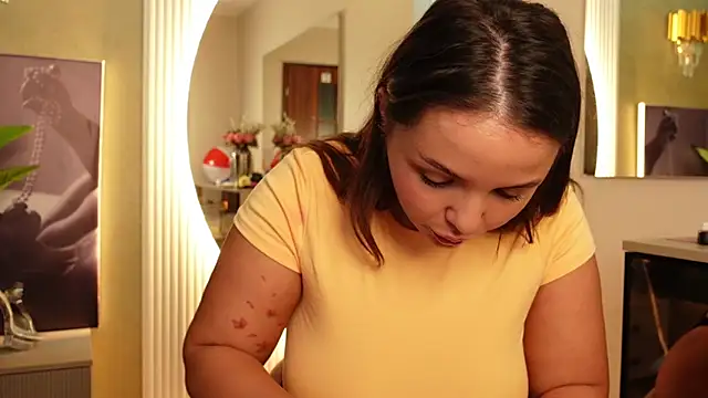 Snapshot of CelesteBailey chatting on 10/07/25, 04:42 CelesteBailey online show from 10/07/25, 04:42