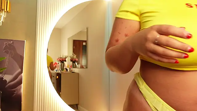 Snapshot of CelesteBailey chatting on 10/10/25, 04:44 CelesteBailey online show from 10/10/25, 04:44